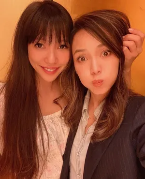 陈若仪晒侯佩岑关颖等闺蜜聚会美照图片
