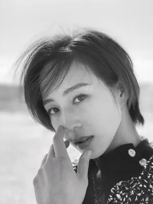 张钧甯荒漠黑白大片性感写真_5