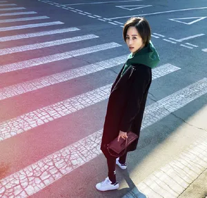 张钧甯短发干练大方美照图片