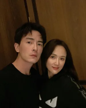 陈乔恩艾伦甜美搞怪自拍图片第1张