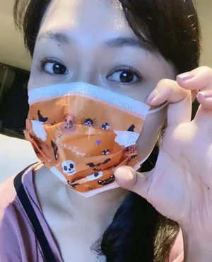 卓依婷携女儿游玩亲密幸福美照图片第1张