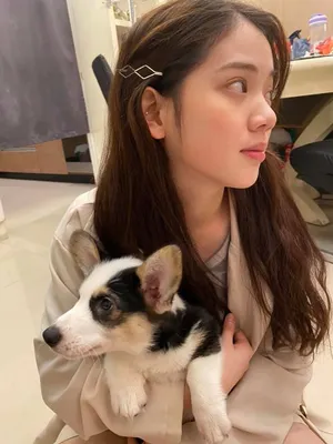 王彩桦晒大女儿清新甜美美照图片_3
