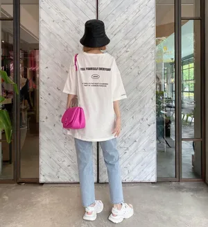 杨丞琳白T牛仔裤休闲舒适少女感美照图片_4