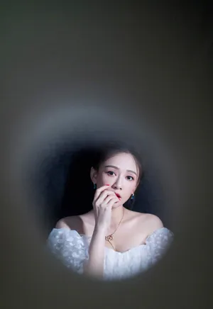 陈乔恩露肩婚纱性感写真图片_4