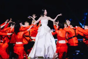张韶涵抹胸白裙性感写真图片_8