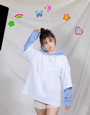 陈意涵丸子头清新俏皮图片_2