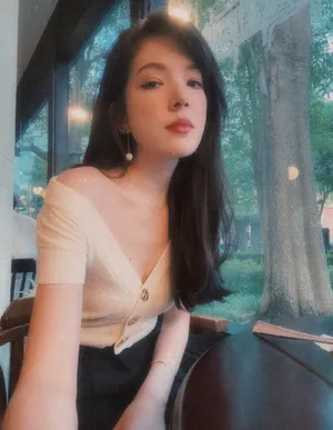 许玮甯清新俏皮自拍图片_2