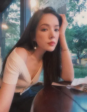 许玮甯清新俏皮自拍图片_4