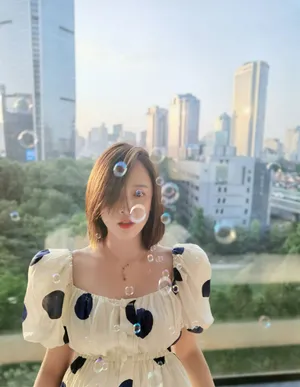 陈乔恩波点裙短发私服照图片第1张