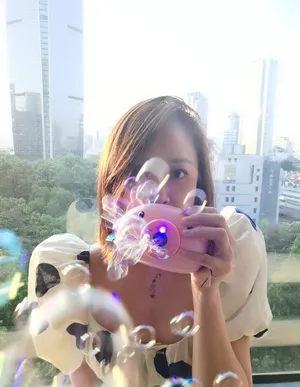 陈乔恩波点裙短发私服照图片_2