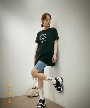 杨丞琳白棉袜潮范时尚写真_4