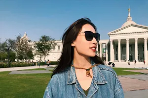 张馨比长裙牛仔衫时尚街拍图片