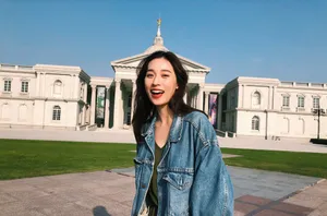 张馨比长裙牛仔衫时尚街拍图片_2