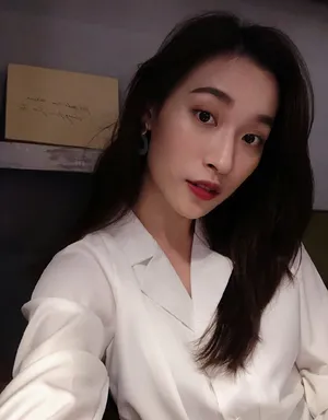 张馨比自拍照图片第1张