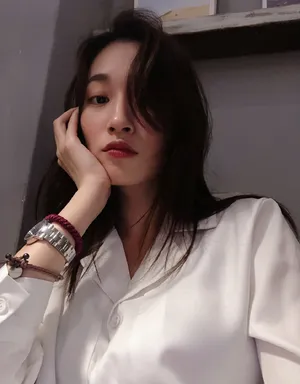 张馨比自拍照图片_2