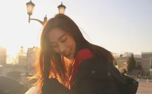 张馨比街拍图片