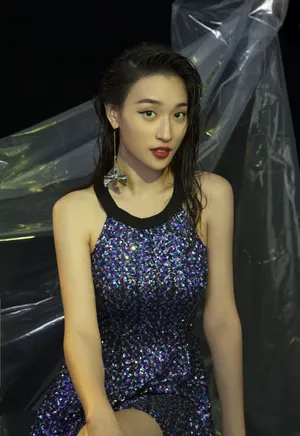 张馨比魅惑性感写真图片第1张