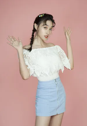 张馨比活力性感写真图片第1张