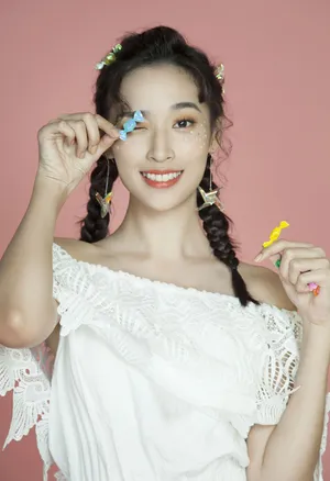 张馨比活力性感写真图片第1张