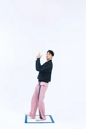 施柏宇时尚帅气写真图片_4