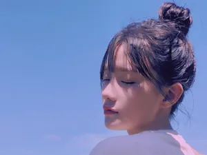 陈意涵清新丸子头写真图片_2
