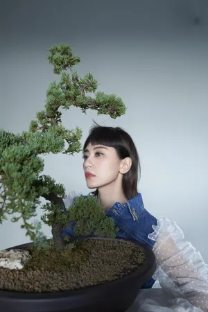 “辣妈”贾静雯春日性感写真图片_5