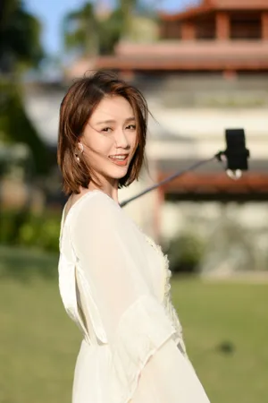 陈乔恩白色纱裙甜美写真图片_4