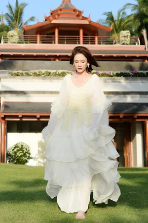 陈乔恩白色纱裙甜美写真图片_6