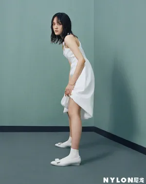 文淇简洁文艺画风写真图片_3