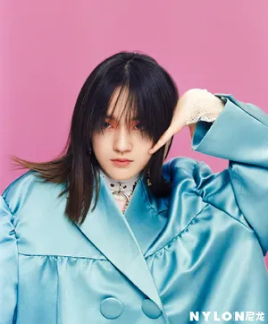 文淇简洁文艺画风写真图片_7