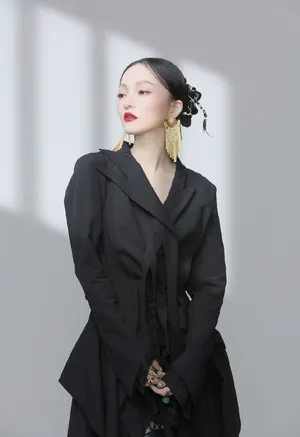 张韶涵暗黑系酷美写真图片_3