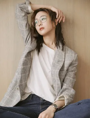 张钧甯格纹西装魅力写真图片_2