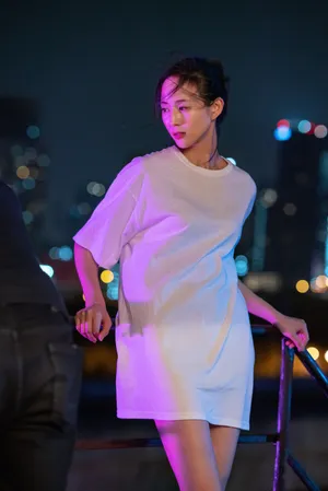张钧甯玫瑰裙性感优雅图片_5