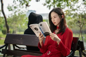 张钧甯玫瑰裙性感优雅图片_8