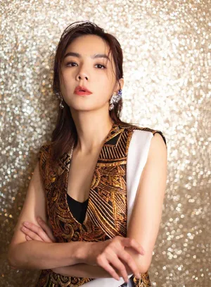 陈嘉桦亮片裙优雅性感写真图片_4