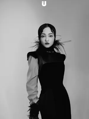 张韶涵黑白质感写真图片_5