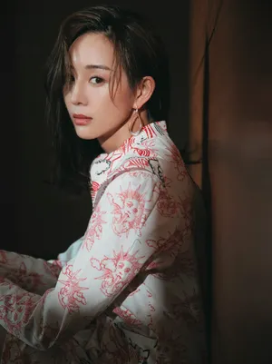 张钧甯魅惑光影性感写真图片_3