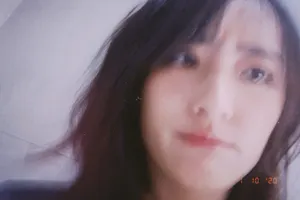 柯佳嬿光影俏皮自拍照图片第1张