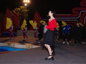 郭采洁深V长腿性感图片