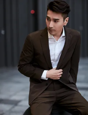赵又廷绿色西装帅气活动照图片第1张