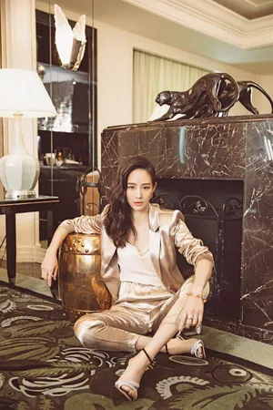 张钧甯金色西装魅力写真图片_5