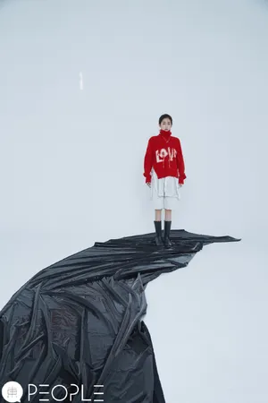 任容萱时尚优雅写真图片_2