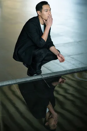 杨佑宁休闲帅气写真图片_3