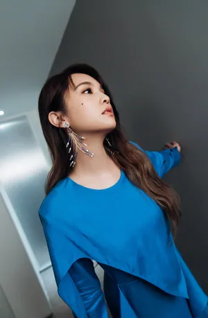 杨丞琳清冷优雅写真图片_5