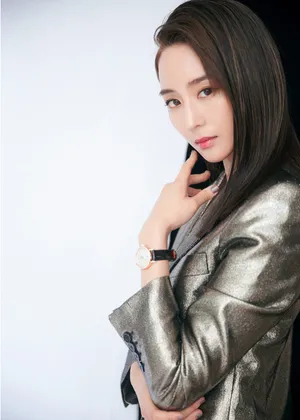张钧甯金色西装干练写真图片_5