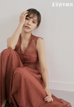 陈意涵优雅迷人时尚写真大片_1