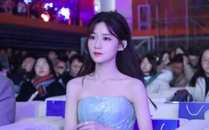 陈意涵雾蓝长裙优雅写真图片_6
