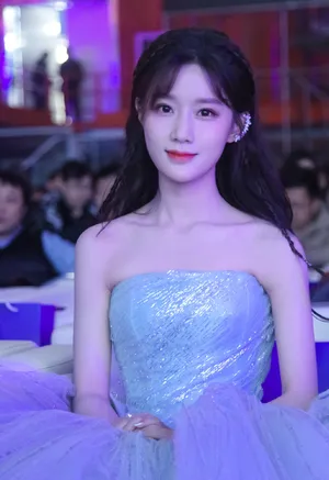 陈意涵雾蓝长裙优雅写真图片_8