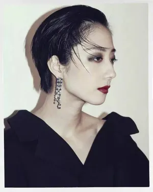桂纶镁烟熏妆复古写真图片_2