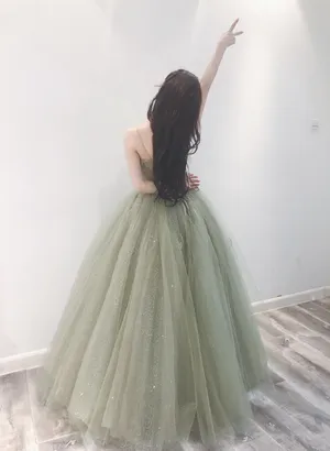 陈意涵薄荷绿长裙优雅写真图片